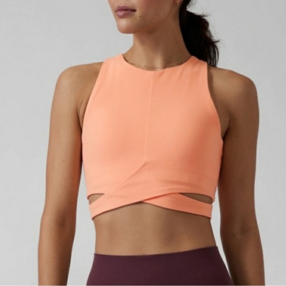 ATHLETA Conscious Cut Out Crop. - Picture 1 of 14